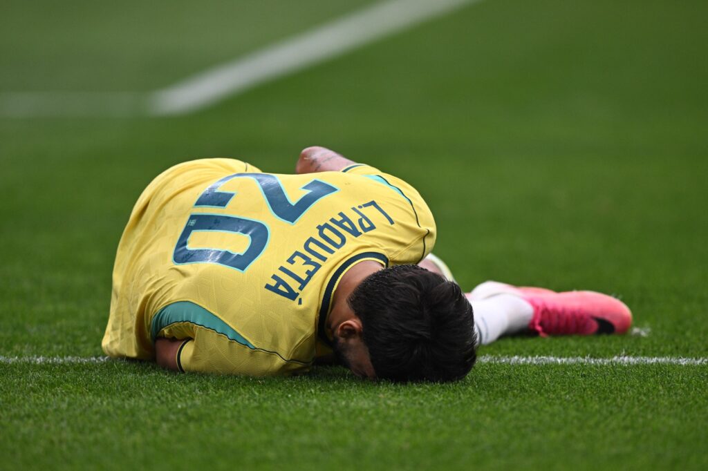 paqueta-tem-dores-na-coxa-e-e-duvida-do-brasil-para-oitavas-da-copa