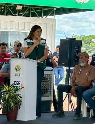 Moradores do Jorge Lavocat recebem títulos de propriedade e novas moradias nesta sexta-feira