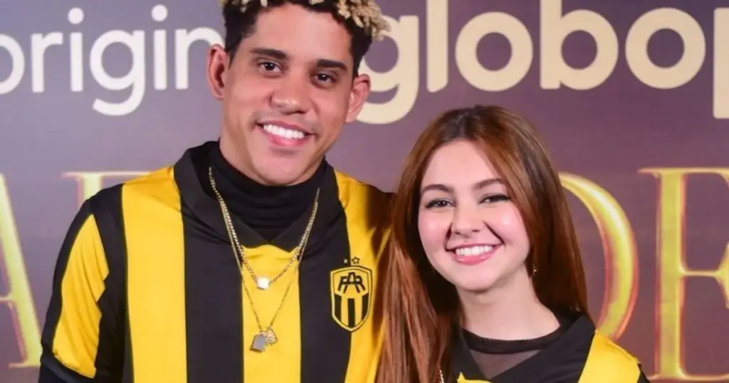 Klara Castanho e Cauê Campos posam juntos e aumentam rumores de romance