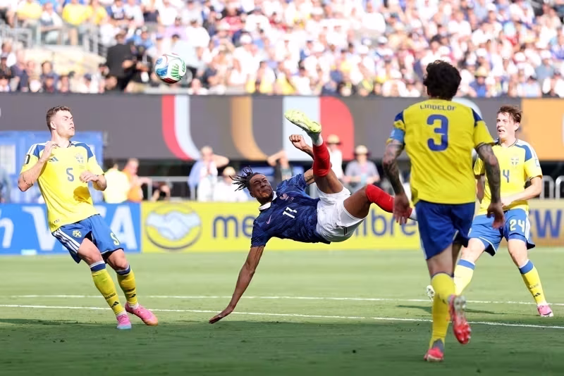 mbappe?-thierry-henry-aponta-“o-jogador-mais-importante”-da-franca-na-copa