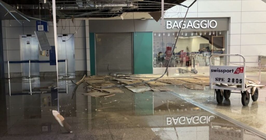 parte-do-forro-de-teto-do-aeroporto-de-poa-cai-apos-rompimento-de-tubulacao