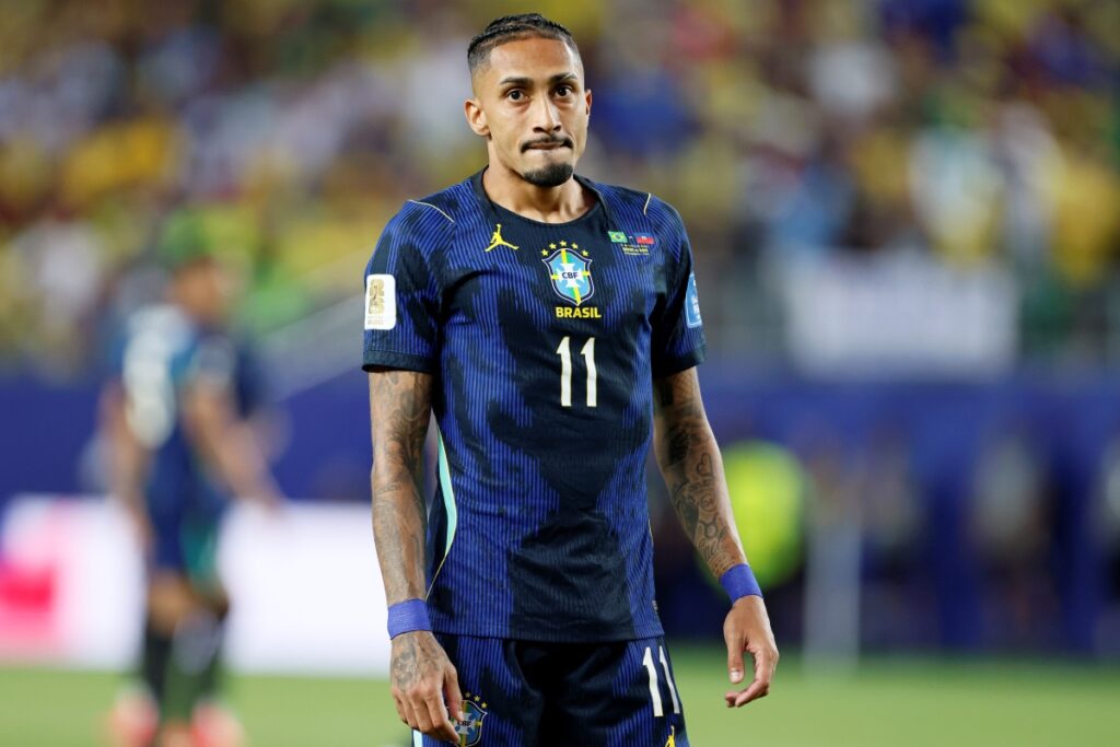 barcelona-nao-quer-que-raphinha-atue-mais-na-copa-do-mundo,-diz-jornal