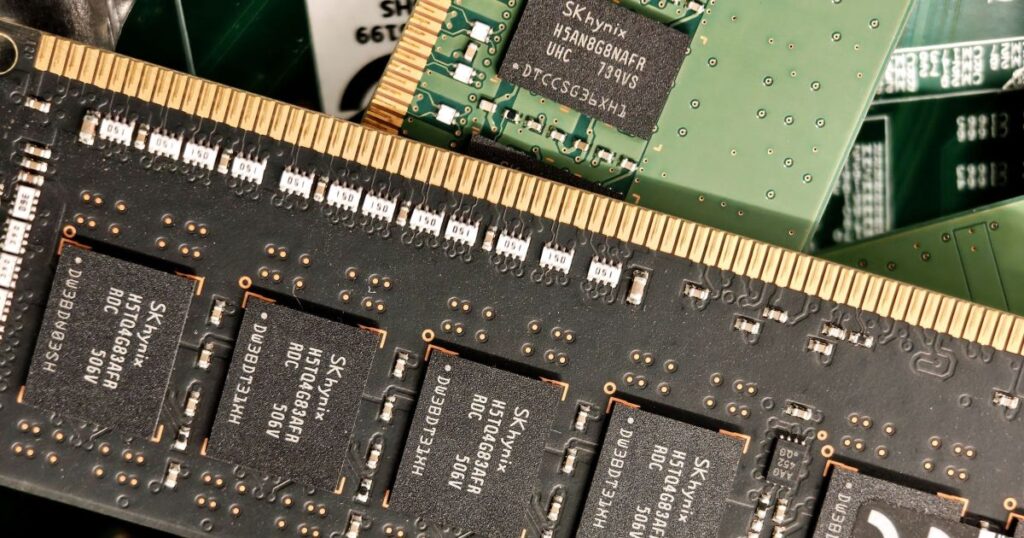 crescimento-da-ia-pode-levar-a-crise-de-chips-de-memoria;-entenda