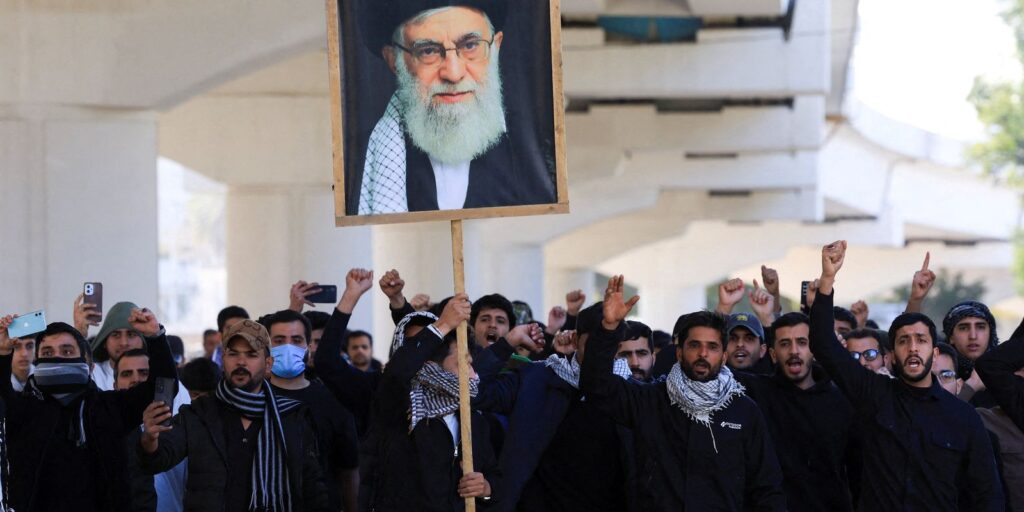 ira-faz-alerta-sobre-ataques-durante-cerimonia-funebre-de-ali-khamenei