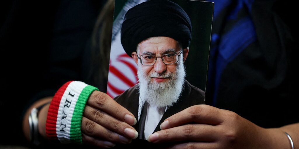 cerimonia-privada-no-ira-vela-corpo-de-lider-supremo-ali-khamenei