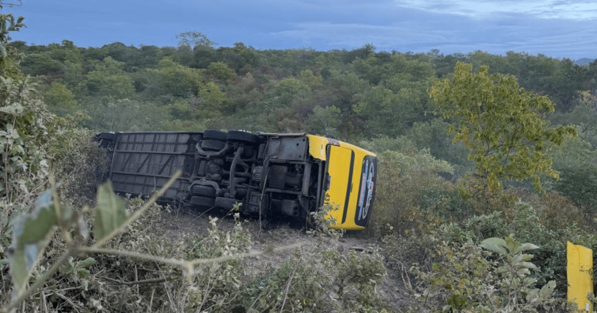 acidente-de-onibus-com-romeiros-no-ce-deixa-2-mortos-e-mais-de-20-feridos
