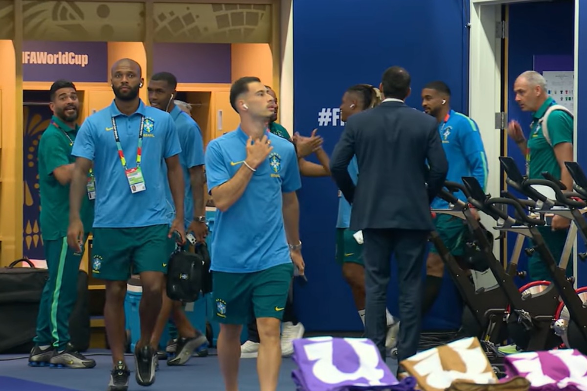 selecao-brasileira-desembarca-no-metlife-stadium-para-oitavas-da-copa