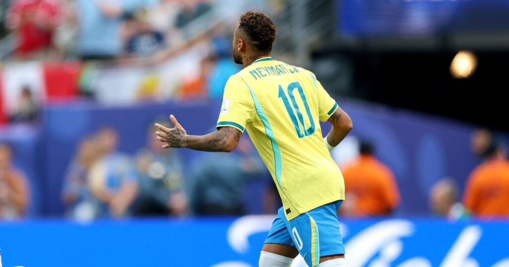 em-meio-a-eliminacao,-neymar-alcanca-marca-de-pele-em-copas-do-mundo