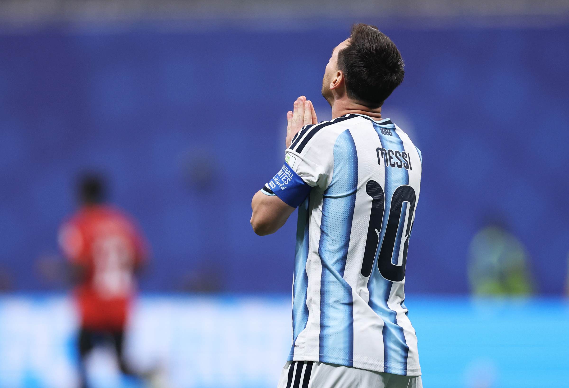 messi-perde-penalti-e-desperdica-chance-de-empatar-contra-egito