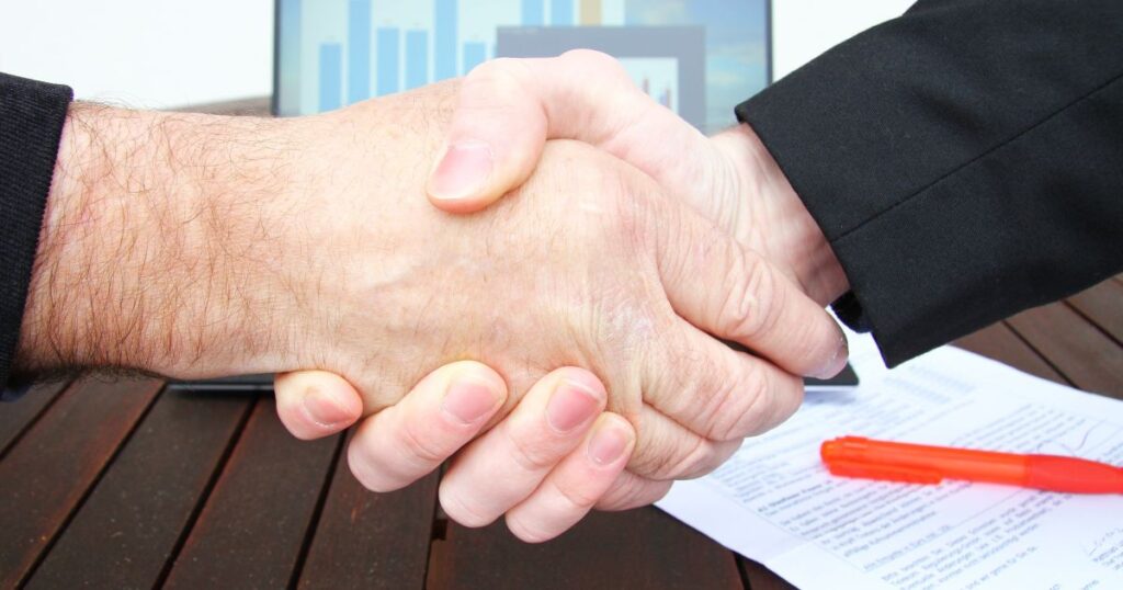 canais-de-suporte:-o-que-define-um-atendimento-bancario-focado-no-cliente?