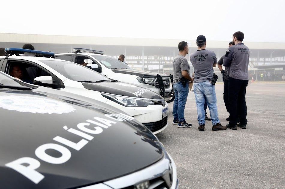 policia-investiga-lista-sexual-on-line-com-alunas-de-colegio-no-rj