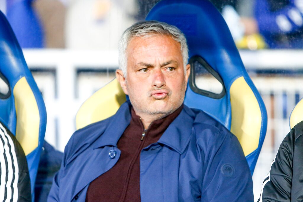 de-volta-a-espanha,-mourinho-desembarca-em-madrid-nesta-segunda-(13/7)