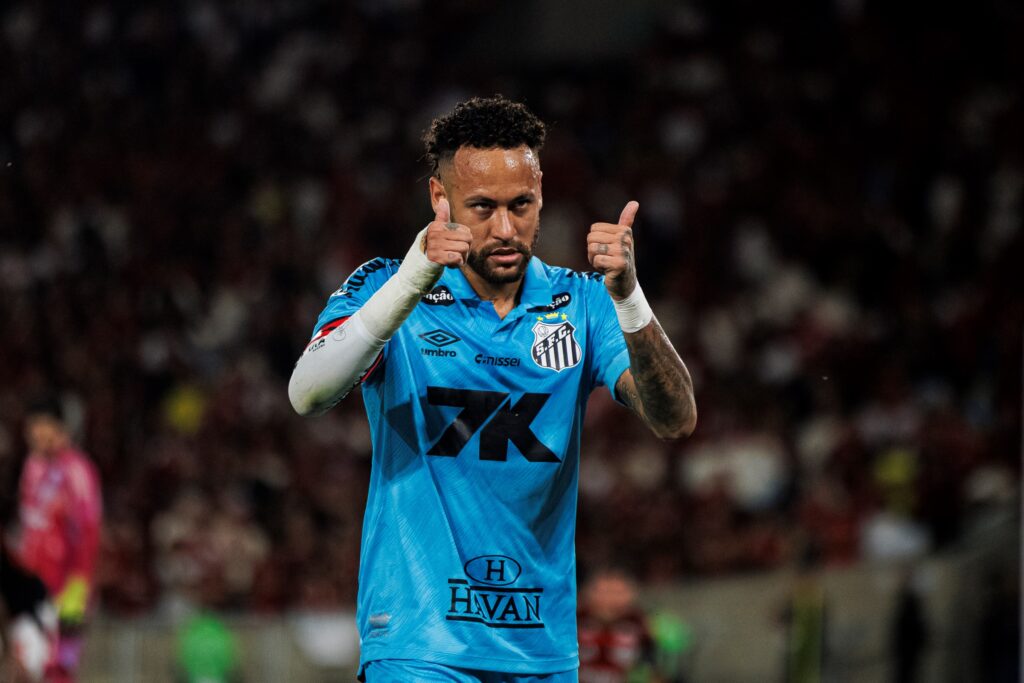 apos-a-copa,-neymar-se-reapresenta-ao-santos-com-futuro-indefinido