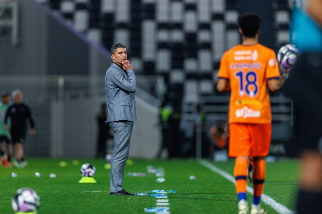 vasco:-pedro-emanuel-acumulou-mais-derrotas-que-vitorias-no-al-fayha