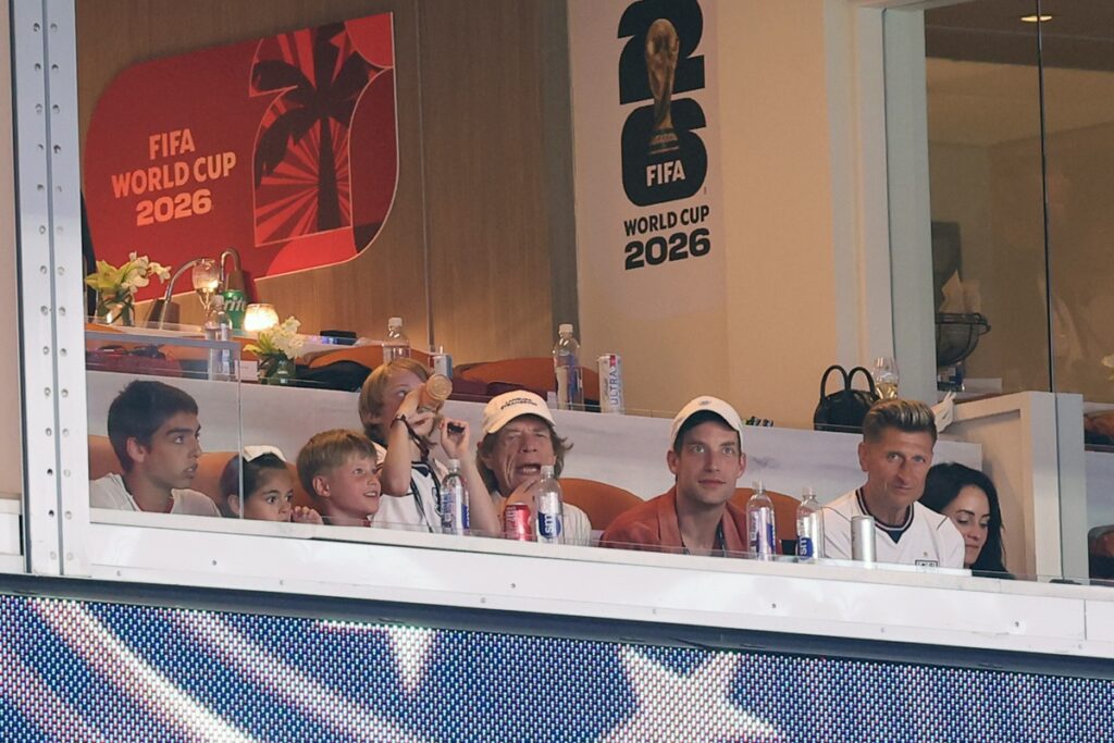 vitoria-da-inglaterra-da-fim-a-mito:-“zica-do-mick-jagger-quebrada”