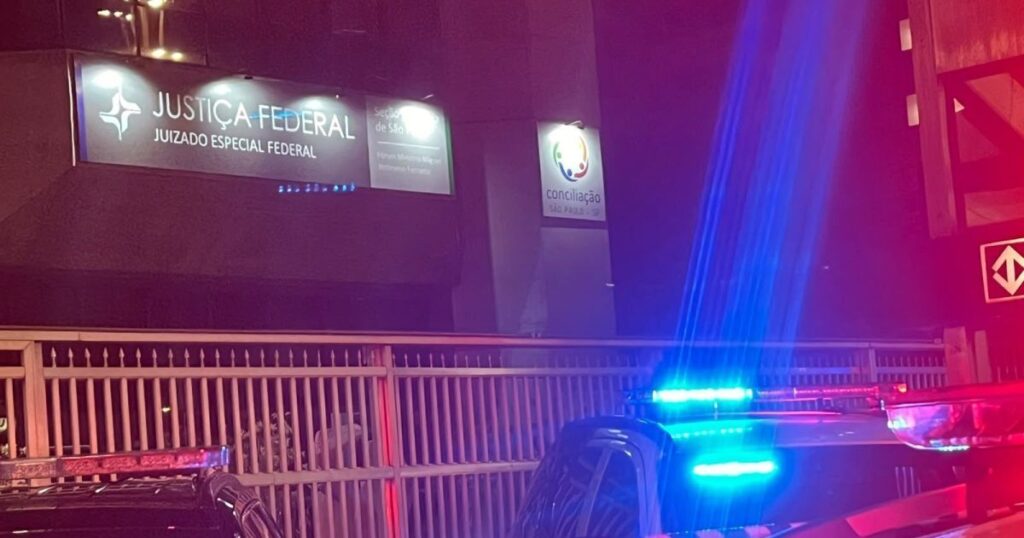 predio-da-justica-em-sp-recebe-caixa-com-fogos-e-carta-desconexa