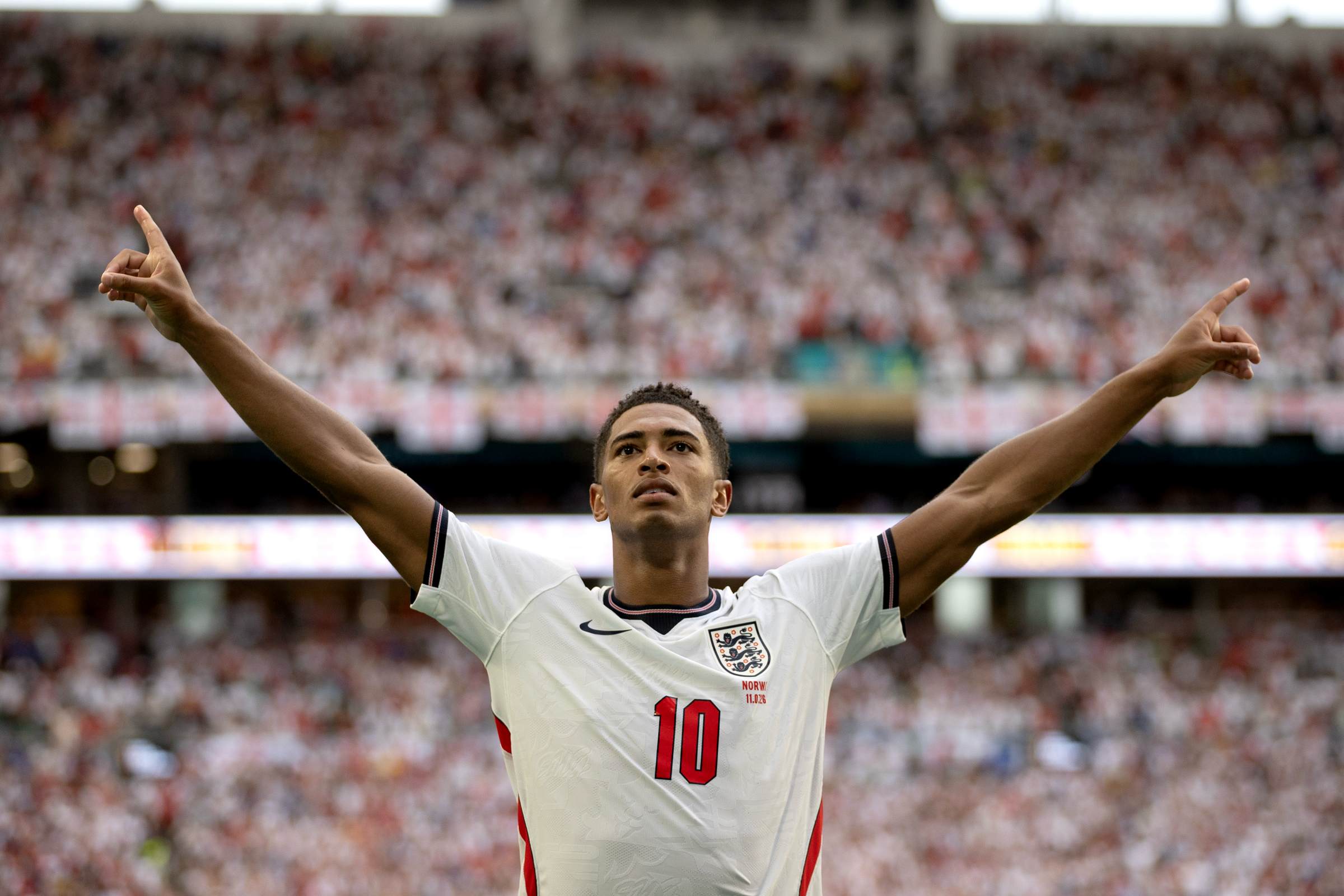 “o-magico”:-imprensa-internacional-exalta-bellingham,-da-inglaterra