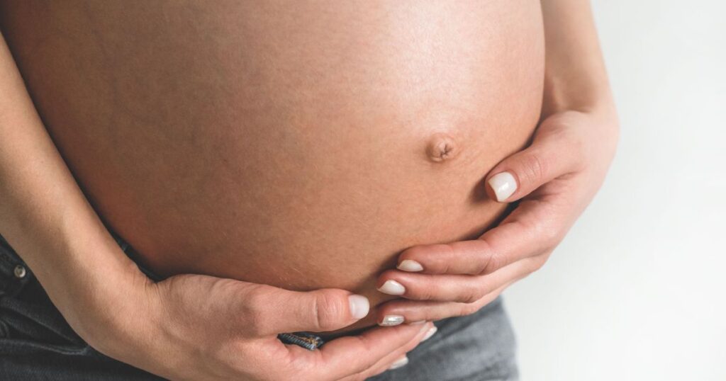 por-que-muitas-mulheres-no-brasil-querem-parto-normal,-mas-fazem-cesarea?