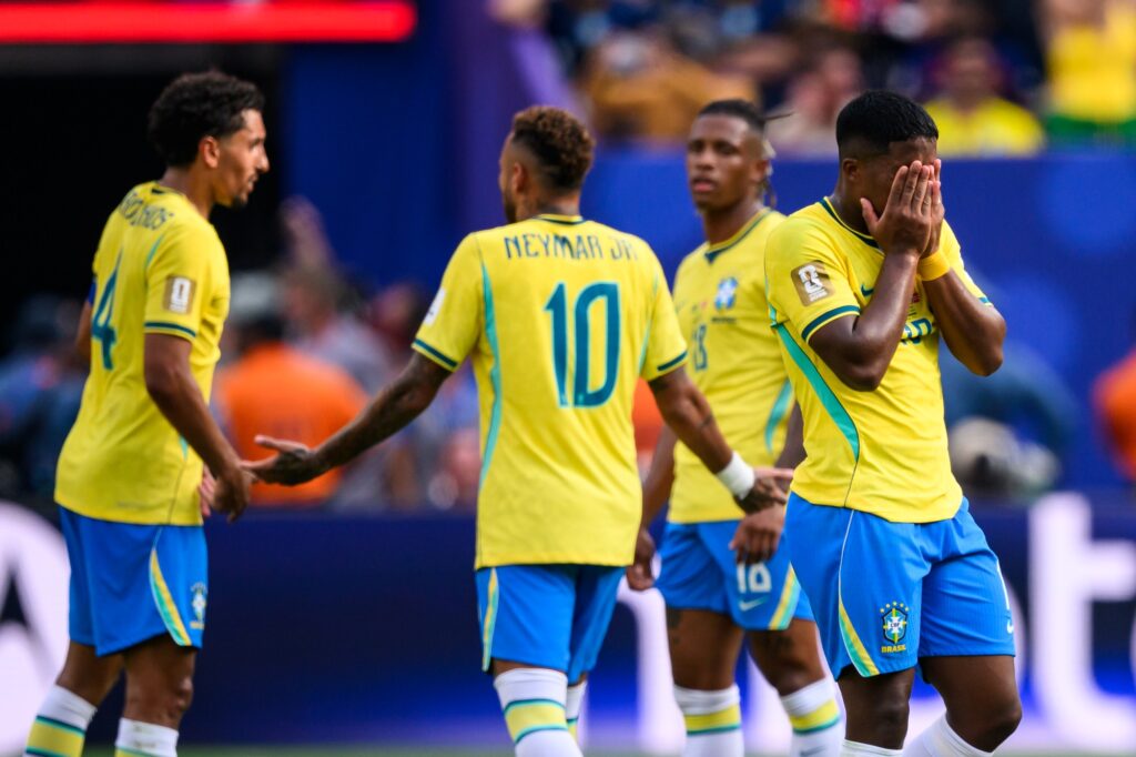 “parte-da-culpa-disso-e-do-publico”,-diz-piperno-sobre-brasil-na-copa