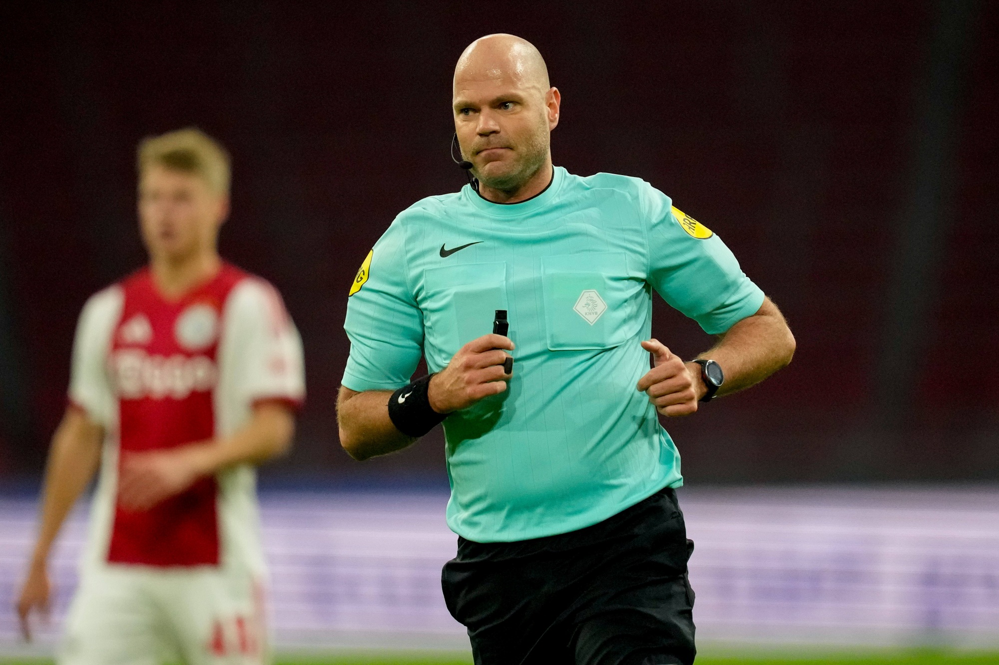 rob-dieperink,-arbitro-barrado-da-copa-do-mundo,-morre-aos-38-anos