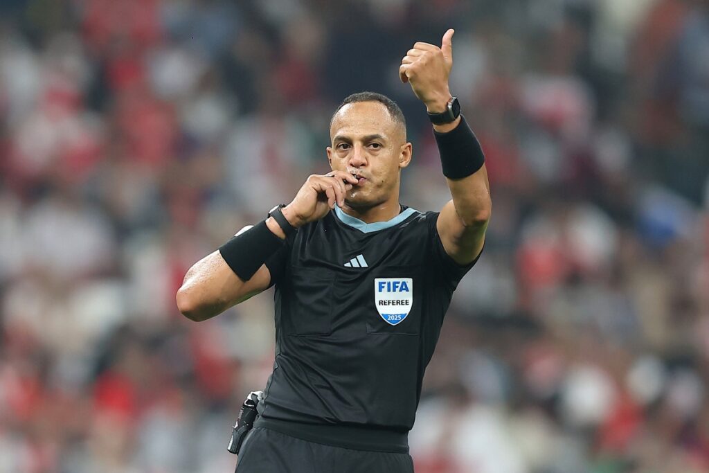 copa:-jogo-entre-argentina-e-inglaterra-tera-arbitro-norte-americano