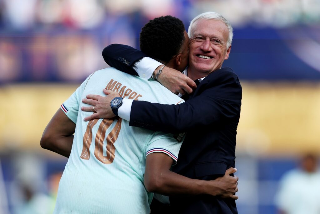 deschamps-garante-que-kylian-mbappe-esta-100%-pronto-para-a-semifinal
