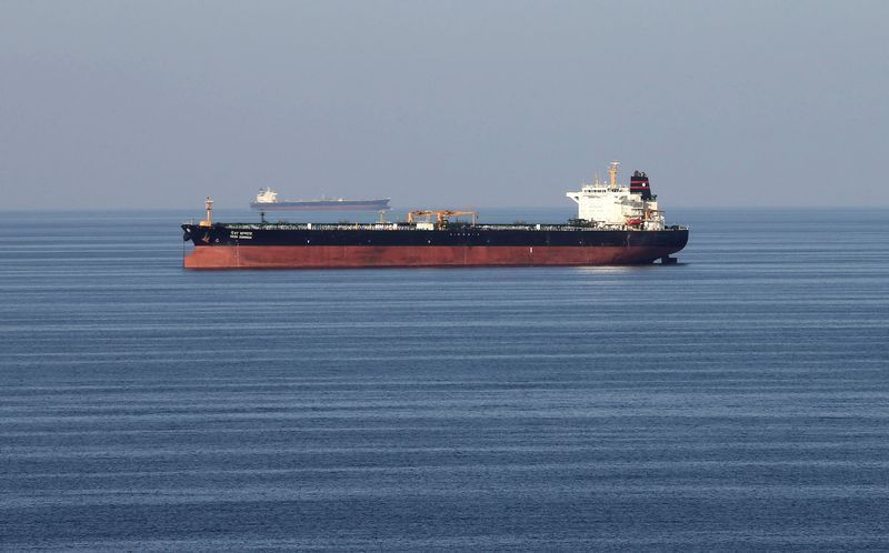 eua-dizem-que-“neutralizaram”-petroleiro-que-ia-a-ilha-de-kharg,-no-ira