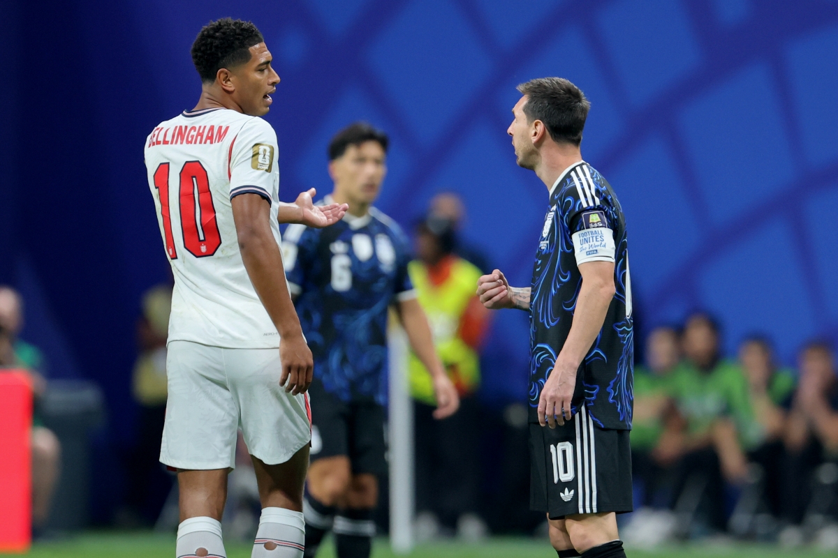 “discutindo-uma-falta”,-revela-bellingham-sobre-discussao-com-messi