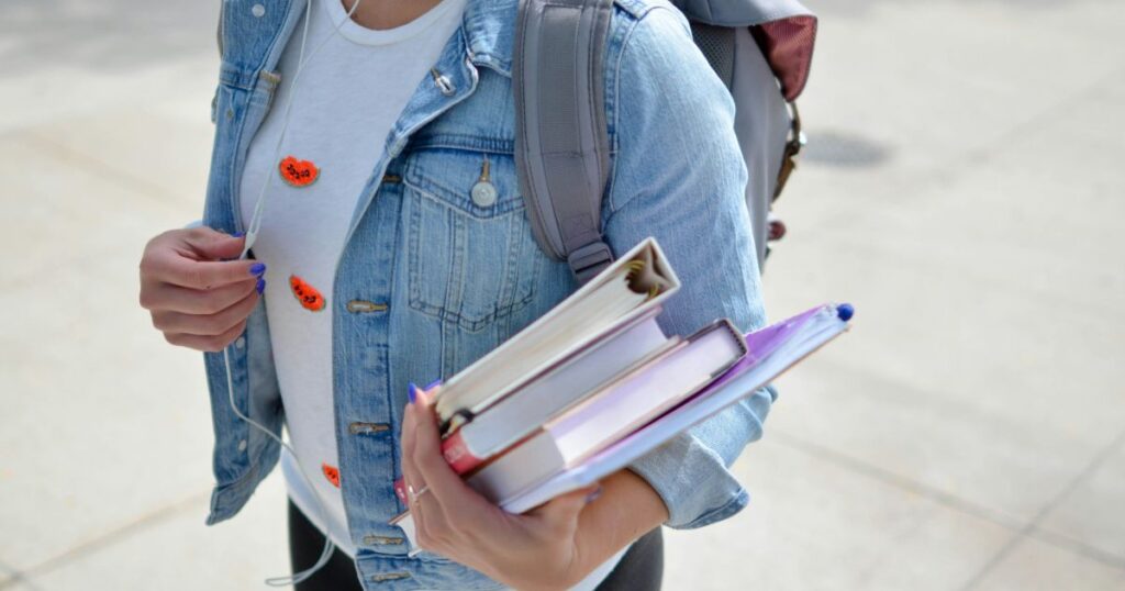 fies:-estudantes-tem-ate-esta-sexta-(17)-para-se-inscrever-no-programa