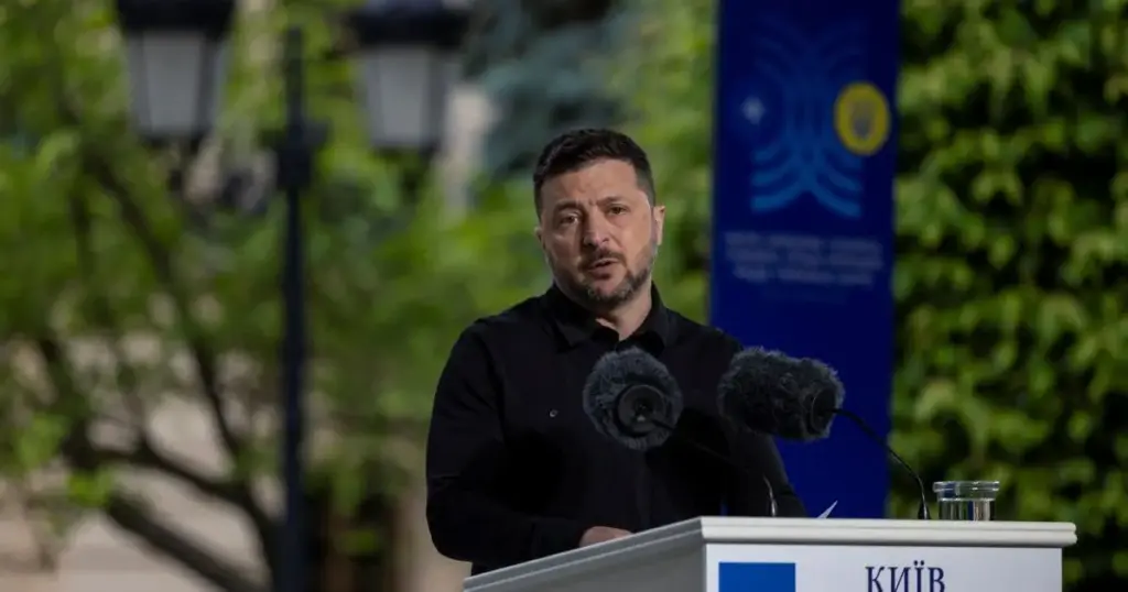Zelensky troca chefe das Forças Armadas em meio a protestos na Ucrânia