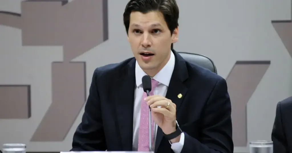 Quaest: 64% aprovam governo de Daniel Vilela em Goiás; 12% desaprovam