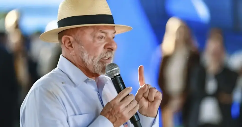 “Ninguém diz o que vamos fazer”, afirma Lula na véspera do tarifaço