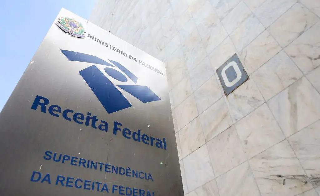 Arrecadação federal com IOF, JPC e bets aumenta em R$ 18 bi em 2026