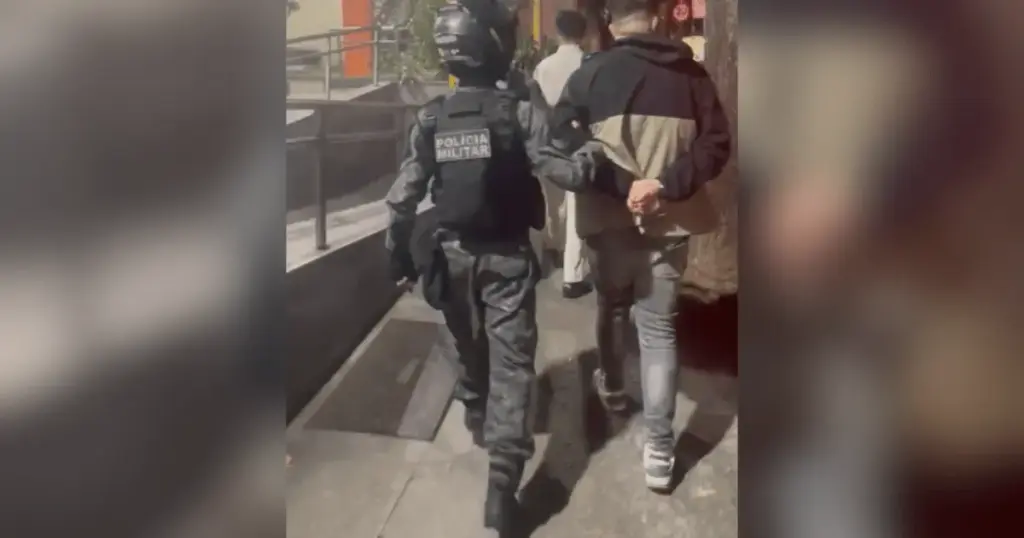 Chilenos são presos com documentos falsos e celulares roubados no RJ