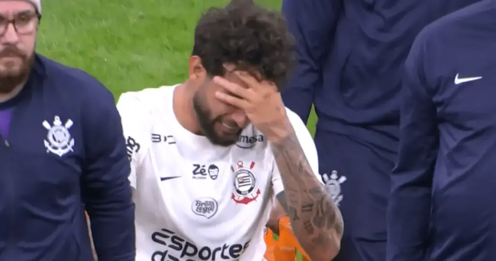 Yuri Alberto se lesiona e deixa o campo chorando em Corinthians x Athletico