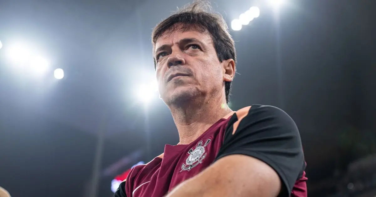 Diniz pondera sobre venda de titulares do Corinthians: “Será apenas um”