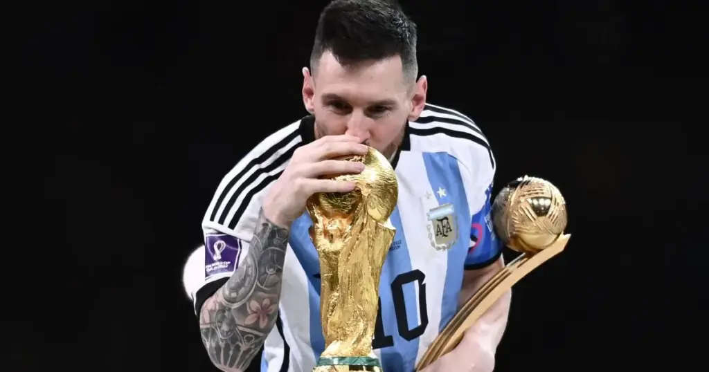 10 anos depois de despedida, Messi pode vencer segunda Copa do Mundo