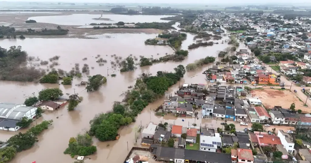 Sul do Brasil deve ter mais uma semana de chuva intensa; RS entra em alerta