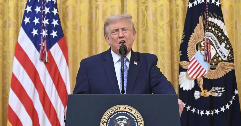 Trump diz que LeBron pode ser “racista”, intensificando disputa entre eles