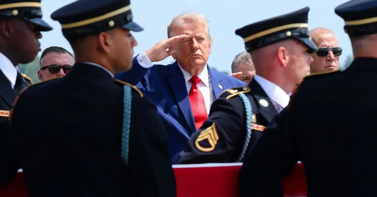 Trump comparece à cerimônia solene de soldados dos EUA mortos no Irã