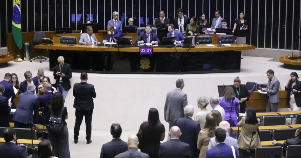 Partidos defendem emendas e diz que verba é prerrogativa dos parlamentares