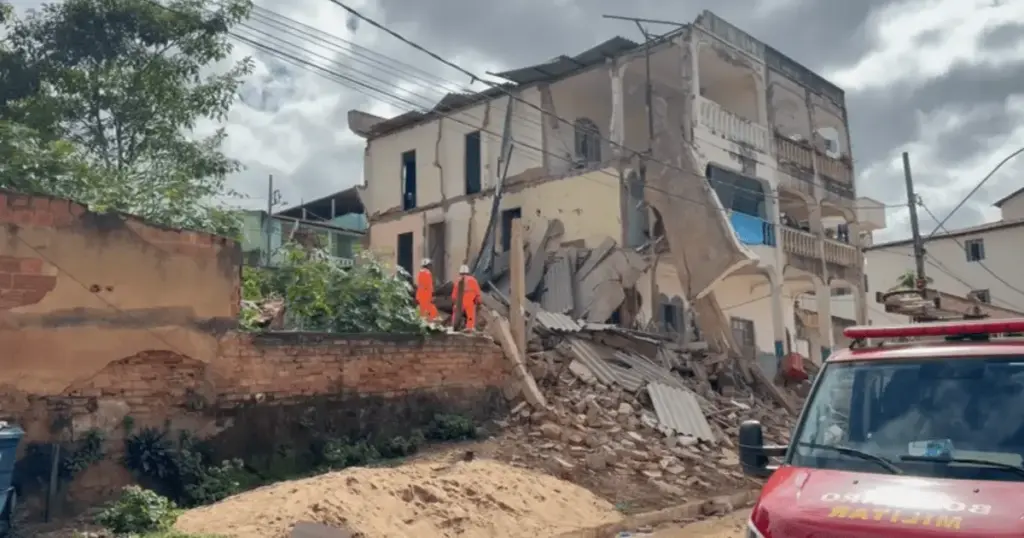 Edificação desaba e deixa feridos em Governador Valadares (MG)