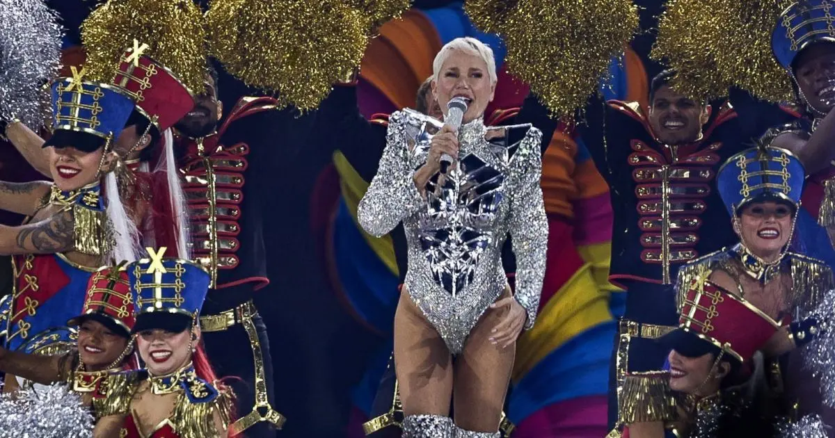 Botas, ombreiras e mais: os looks de Xuxa na turnê “O Último Voo da Nave”