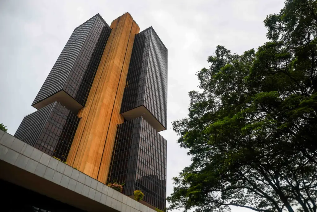 À espera de Copom, mercado prevê manutenção da Selic