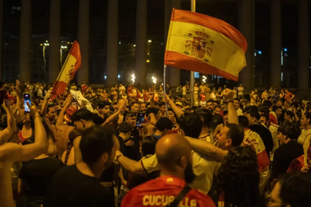 Adolescente de 13 anos morre durante comemoração do título da Espanha
