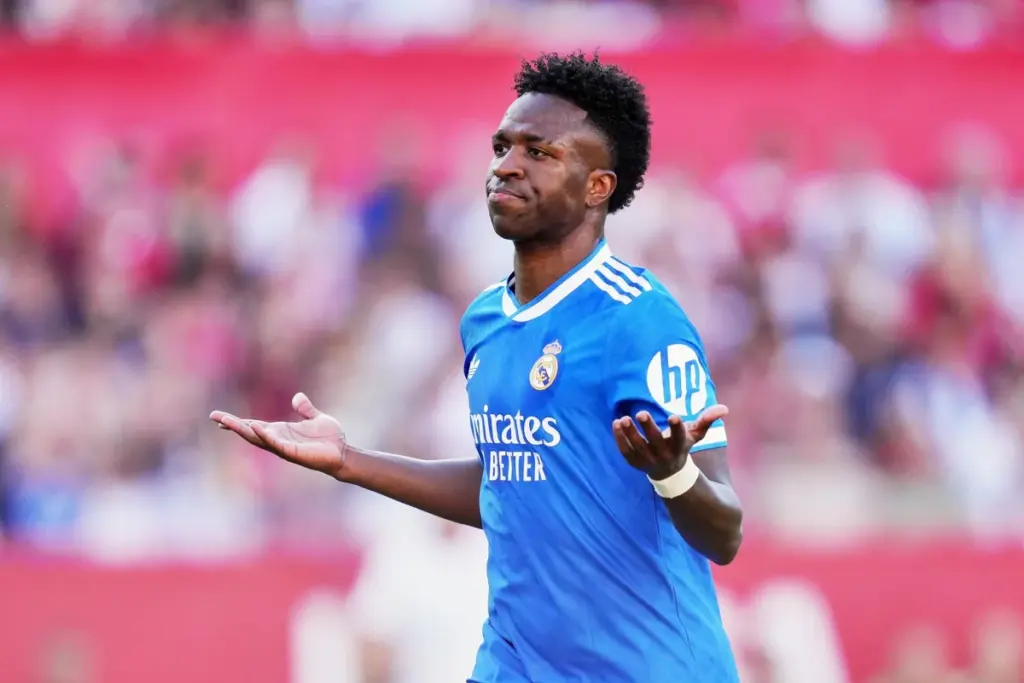 Arsenal desiste de Vini Jr. após indício de renovação com Real Madrid