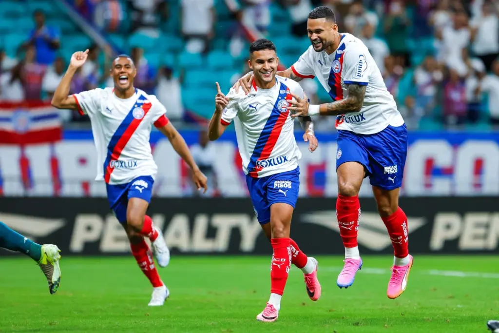 Bahia vence Chapecoense por 2 x 0 em partida atrasada do Brasileirão