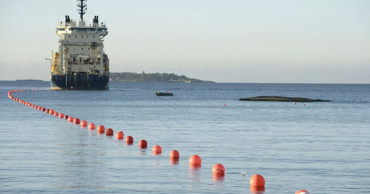 Google estreia novo cabo submarino entre EUA e Europa