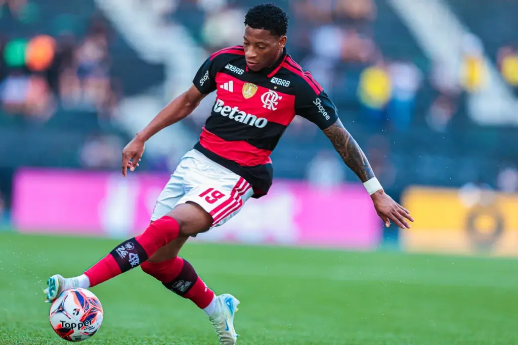 Com jogadores da Copa, veja escalação do Flamengo contra Chapecoense