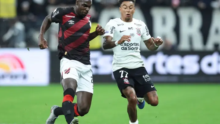 Corinthians e Athletico-PR empatam sem gols no Campeonato Brasileiro